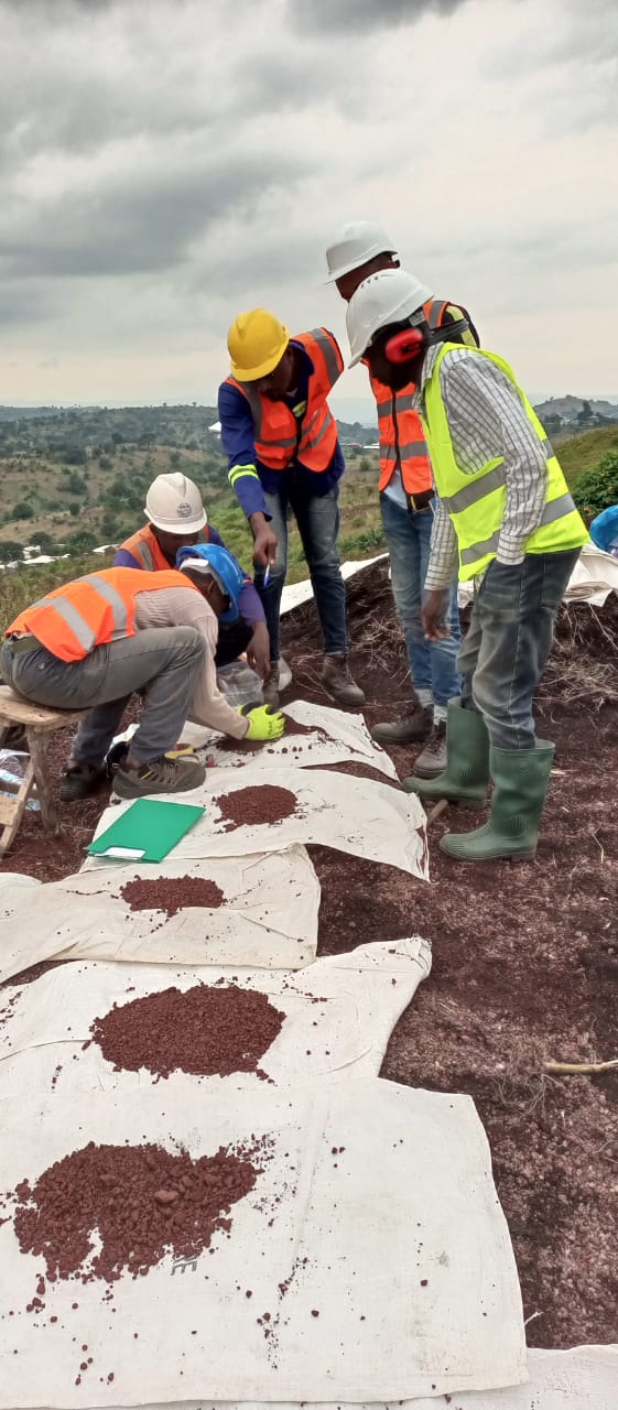 FORAGE MINIER A LA CARRIERE CIMENCAM DE FOUMBOT